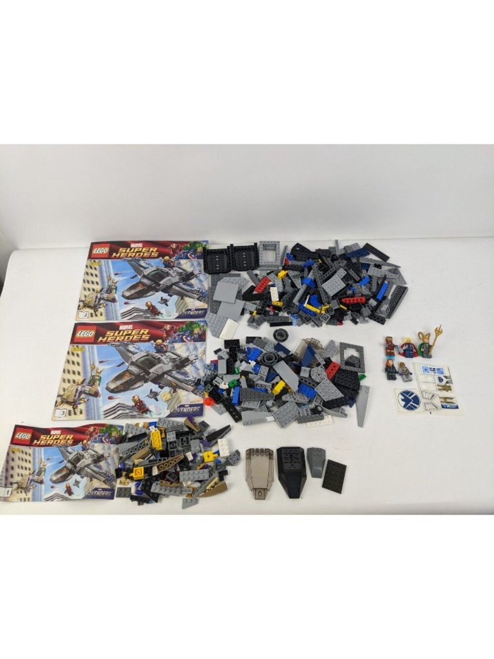 Lego 6869 Quinjet Aerial Battle Complete W/ Instruction Manuals Avengers Marvel